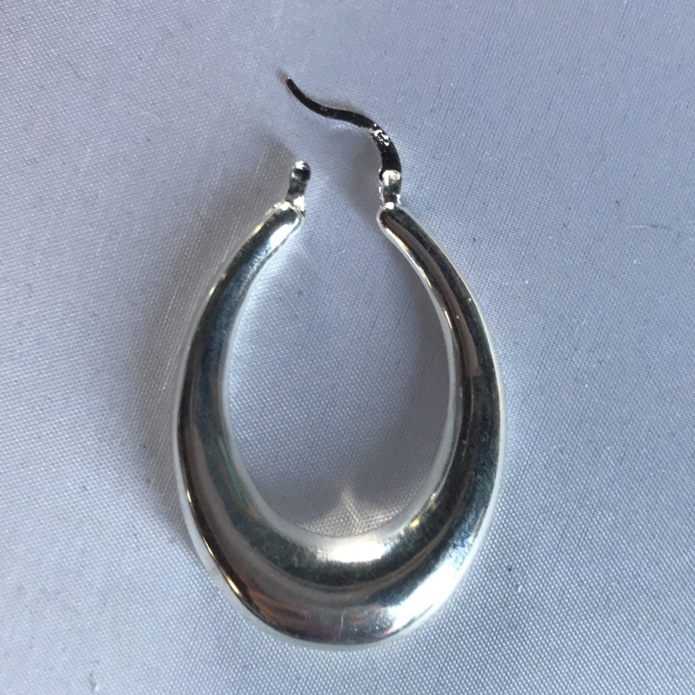 New! Silver Hoop Earrings - Picture 9 of 12